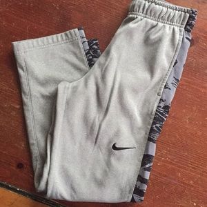 ⏰1 hour sale ⏰Nike sweatpants - kids size medium
